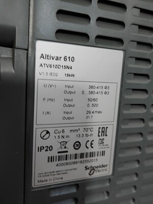 变频器施耐德ATV610D15N4全新原装拍前请询价