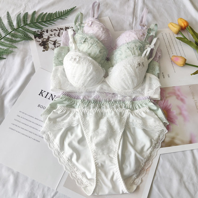 日系蕾丝有钢圈中鸡心薄款内衣