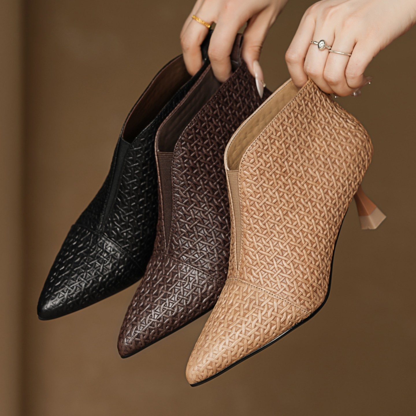 时尚气质尖头高跟短靴女牛皮压纹V口套脚舒适细跟中跟单靴秋短靴,女鞋,时装靴,淘宝优惠券,粉丝福利购,淘宝优惠卷