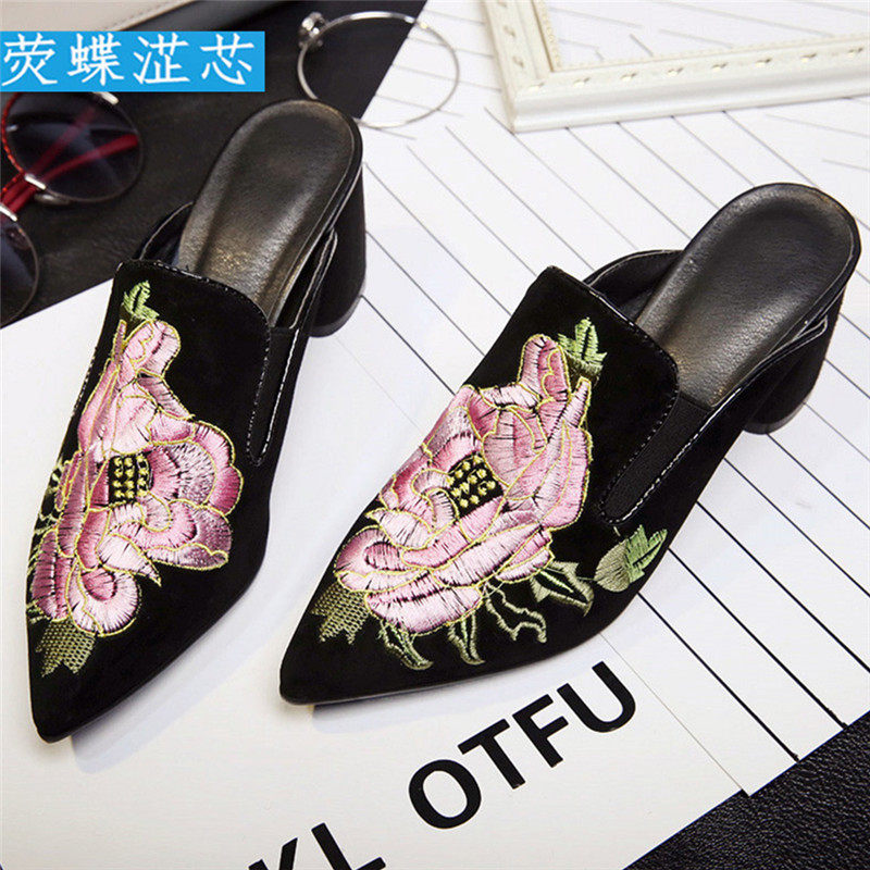 2026春夏新款懒人鞋高端真皮尖头复古高跟拖鞋刺绣花朵包头半拖鞋
