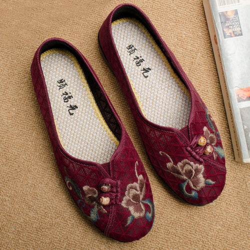 颐福元平跟绣花休闲妈妈鞋