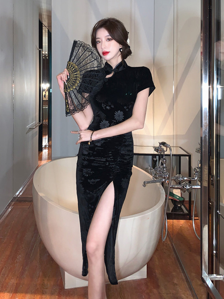 뼈 침식 치파오 인쇄 하이 엔드 벨벳 슬리밍 주름 허리 높은 슬릿 중간 길이 개선 된 여성을위한 국가 스타일 드레스