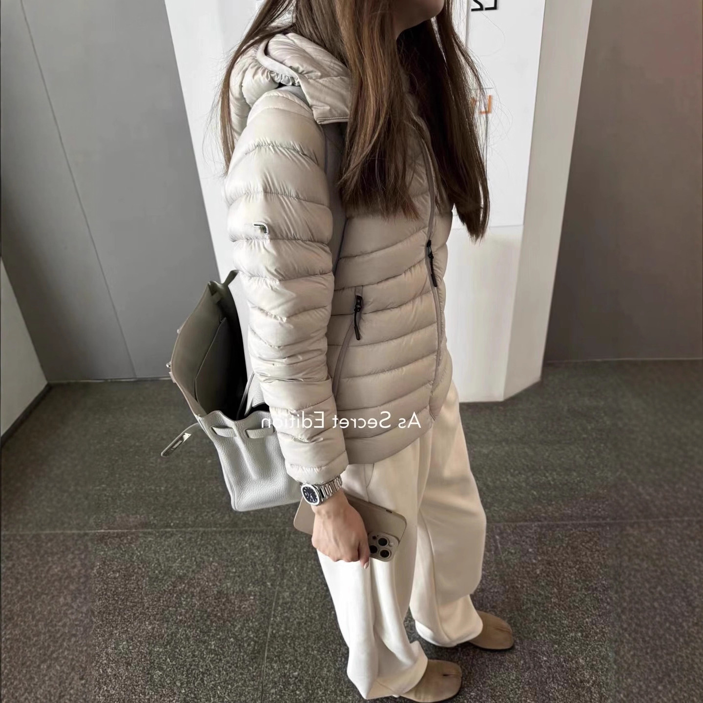 25秋冬新90白鸭绒轻薄修身保暖外套泡芙排骨轻柔连帽羽绒服女短款