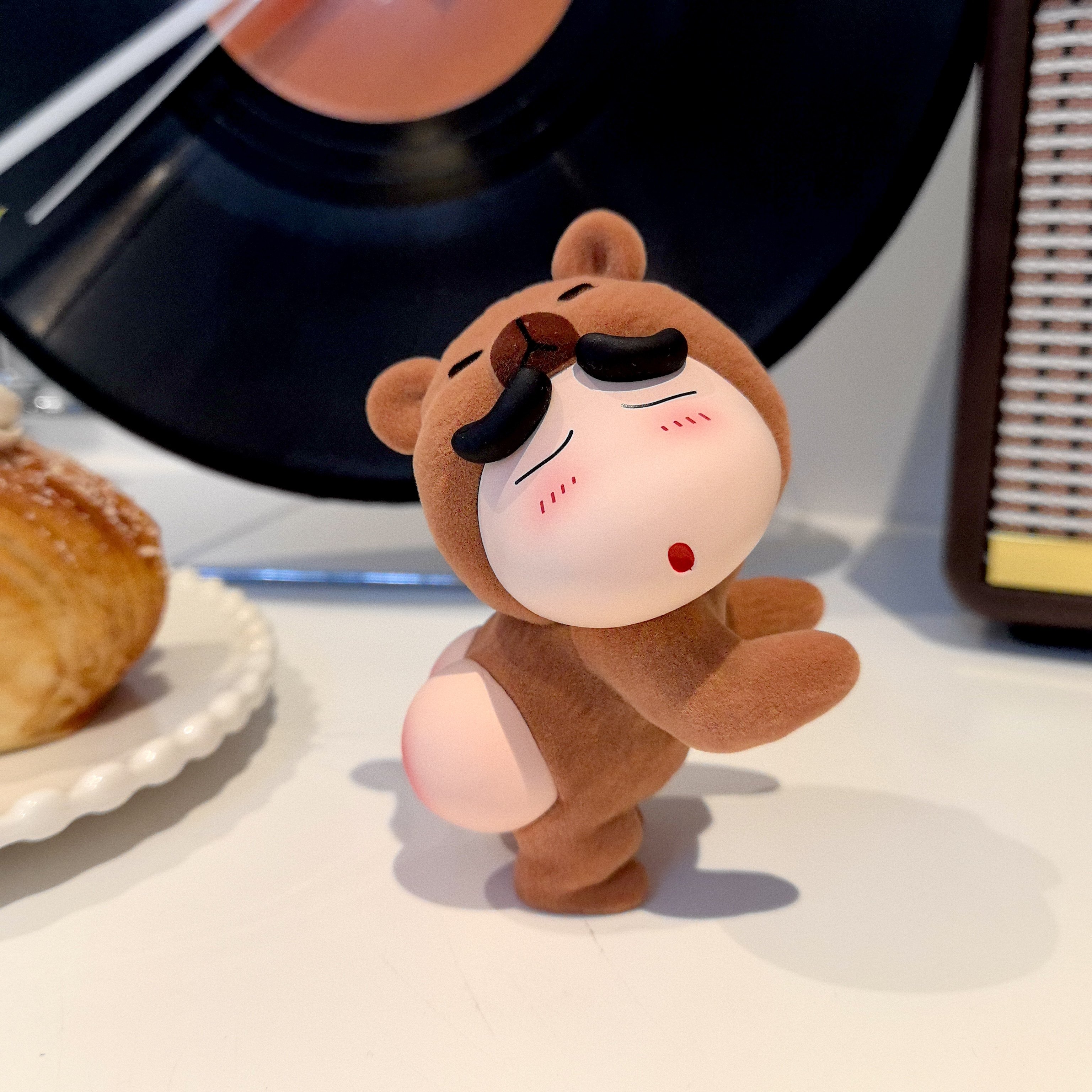 蜡笔小新桌面摆件潮玩手办玩具可爱装饰创意送男女朋友生日礼物,家居饰品,桌面摆件,淘宝优惠券,粉丝福利购,淘宝优惠卷