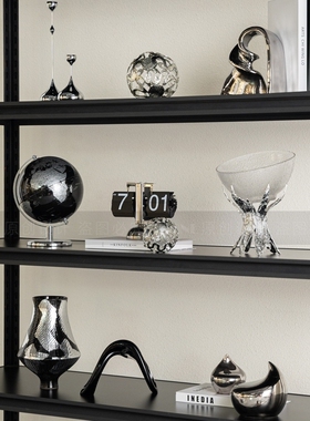 轻奢银电视壁龛开放格样板间摆件