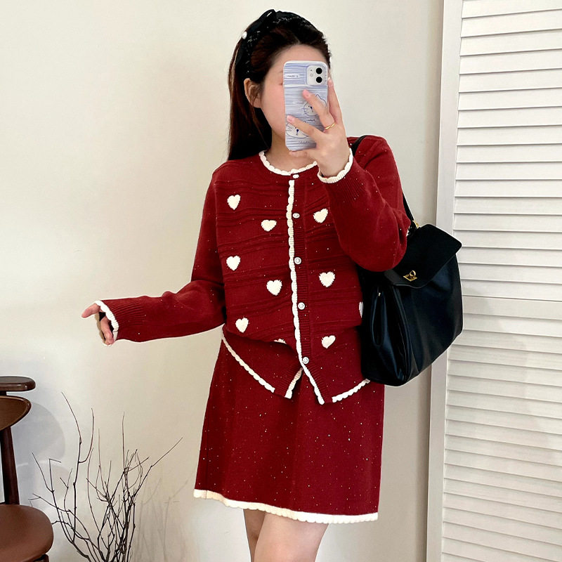 乃粒22683大码女装气质红色针织套装25冬胖mm开衫外套半裙两件套