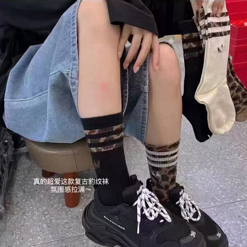 豹纹袜子女秋冬外穿长筒袜ins潮牌时尚复古运动条纹吸汗防臭棉袜
