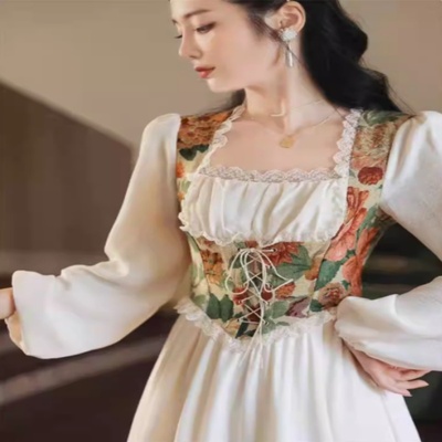 法式超仙甜美高级感奶甜茶歇在逃公主裙复古宫廷风油画白色连衣裙