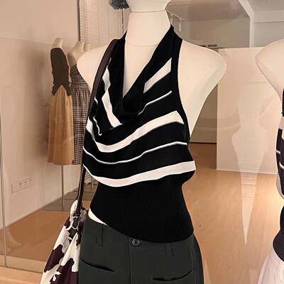 设计感小众纯欲露背显瘦无袖上衣