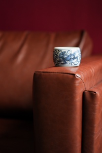 景德镇手作搏泥幻化狮子纹鼓型杯