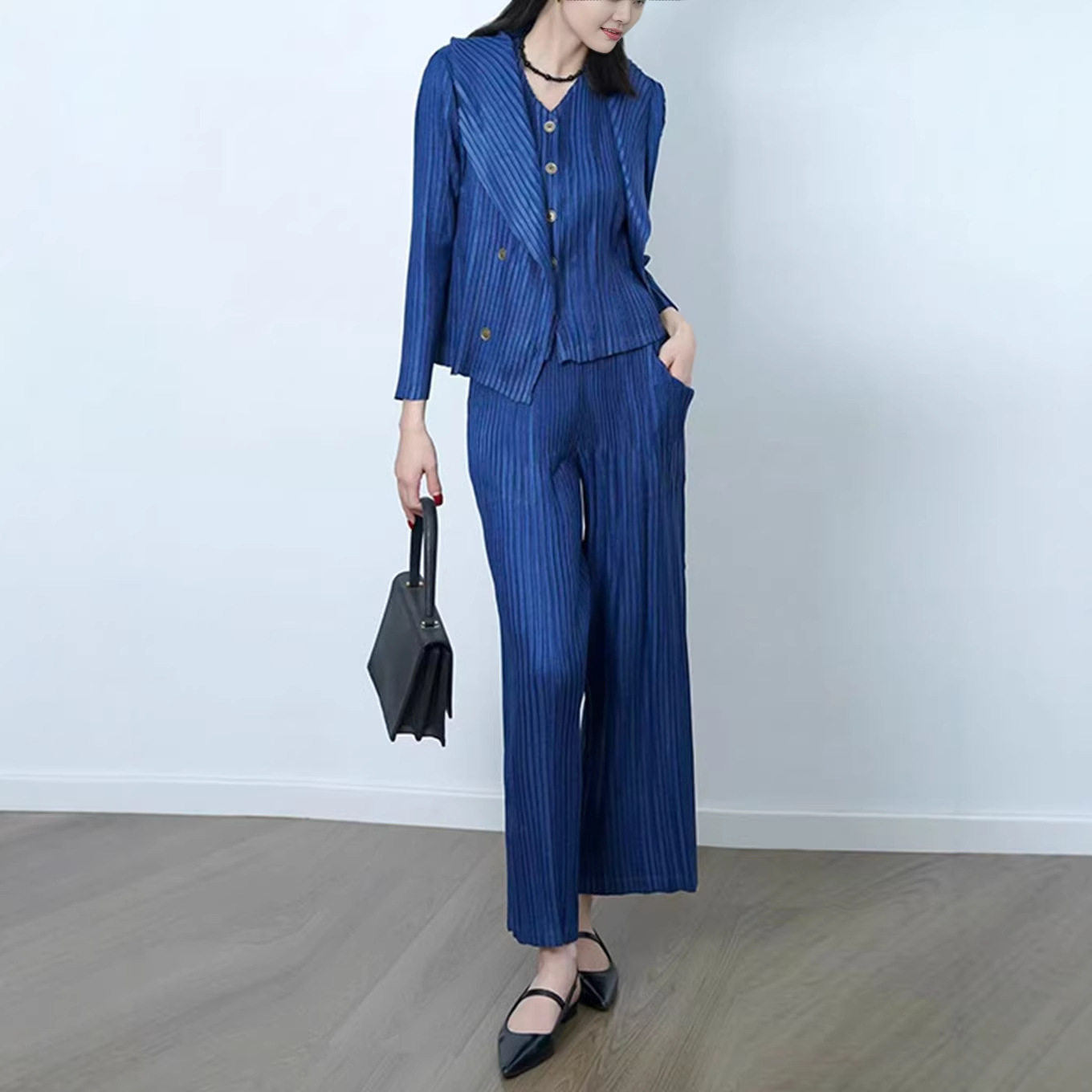 气质褶皱女装搭配一整套2026新款感轻奢马甲外套裤子三件套女时尚