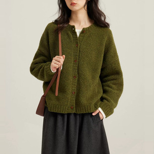 苔绿色慵懒风气质羊毛衣外套女2026秋冬新款宽松软糯针织开衫上衣