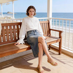 南油品质2026春新款法式镂空刺绣白衬衫女棉透气喇叭袖度假风上衣