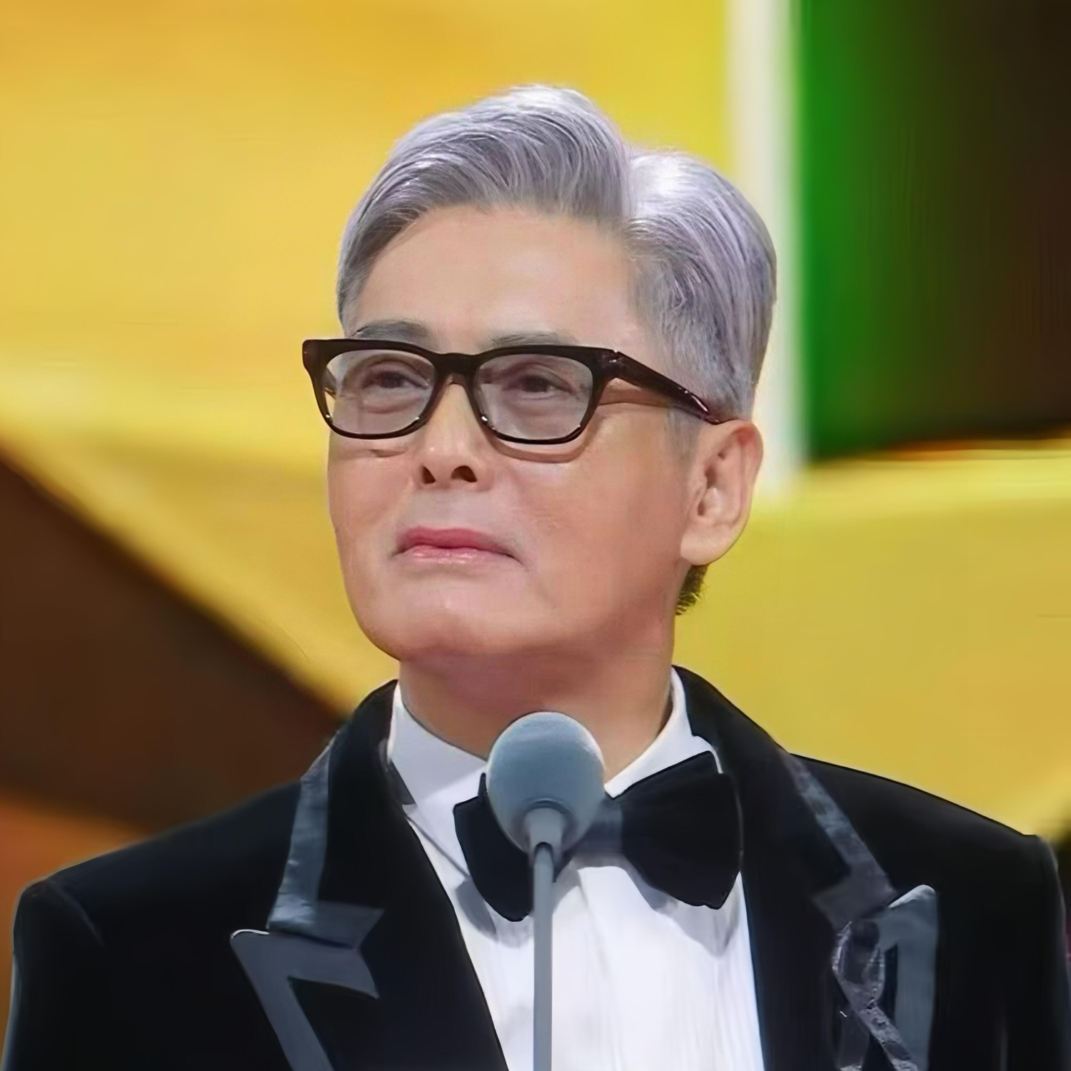 周润发同款黑框眼镜框男浅灰色镜片防蓝光防紫外线墨镜修挡鱼尾纹