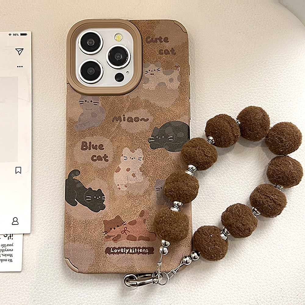 棕色皮革卡通满屏猫咪带挂绳适用苹果17promax手机壳iphone13新款16pro女12小众甜酷14高级感11软壳皮质男女