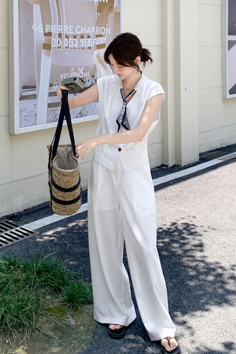 主推新款设计款丝巾装饰两件套C252-2620P155K238,女装套装/套裙,新风尚