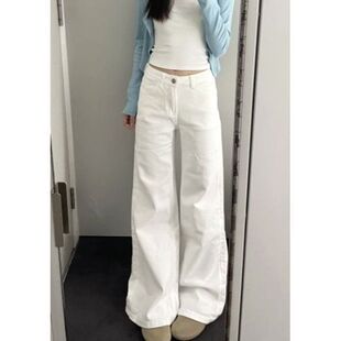 白色不贴腿微喇牛仔裤女韩版2026春季韩版新款辣妹显瘦阔腿喇叭裤