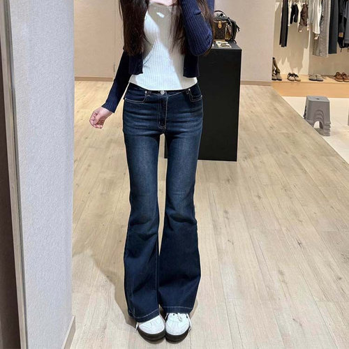 春季蓝色低腰显腿长微喇牛仔裤女