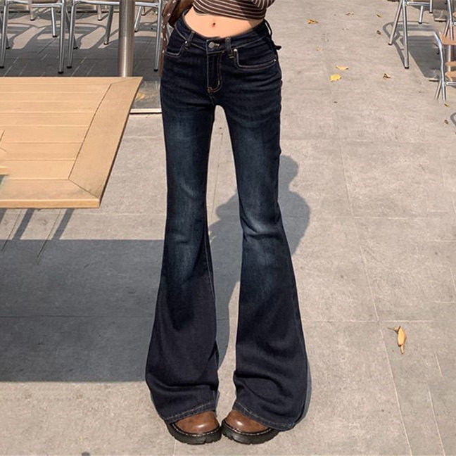 复古深色高腰微喇叭牛仔裤女2026春季新款弹力显瘦辣妹水洗直筒裤