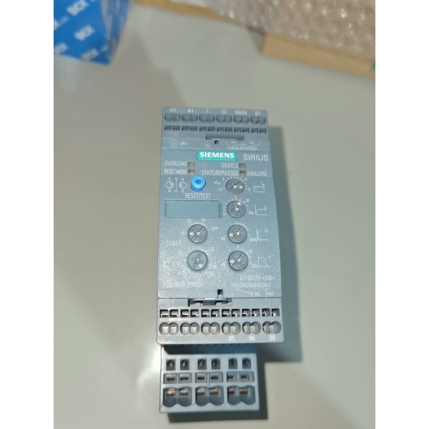 西门子 3RW4028-2BB04 软启动器全新原装拍前请询价