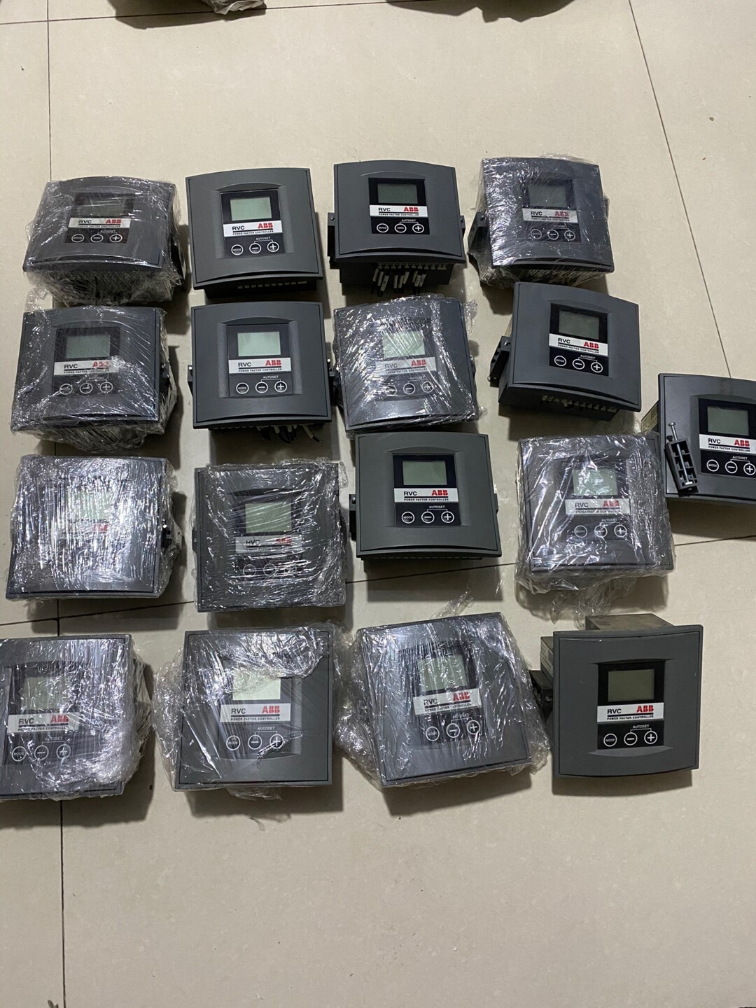 ABB功率因素控制器 RVC8-1/5A RVC8-5A R全新原装拍前请询价