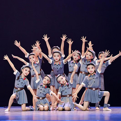 六一儿童小红军演出红星闪闪衣服