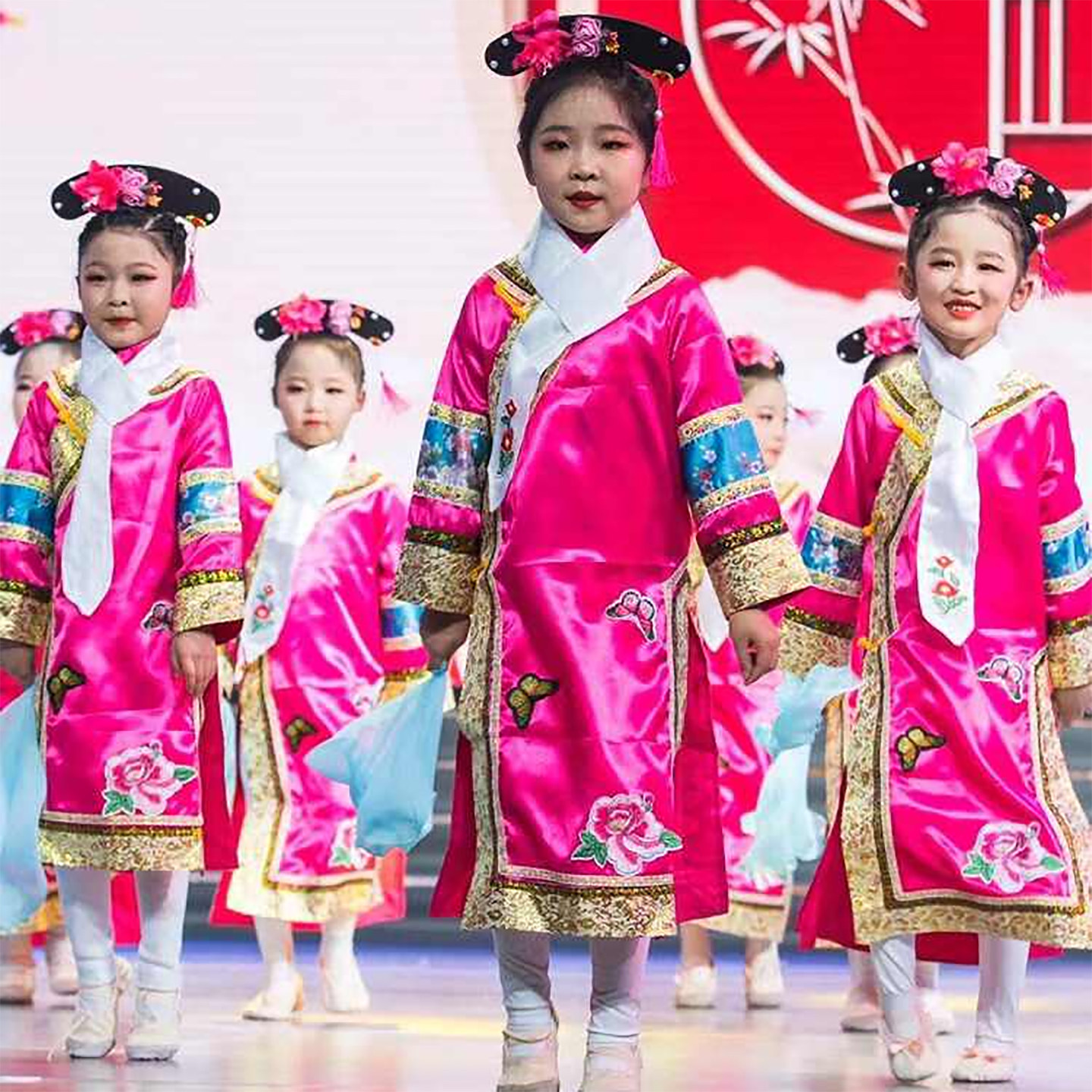 还珠格格舞蹈演出服有一个姑娘六一儿童表演服装女童满族服饰新款