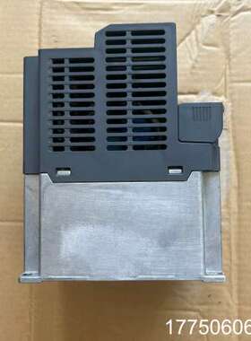 九成新三菱变频器FR-CS84-080-60 3.7KW38