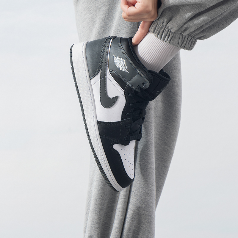 Nike/耐克大童中帮板鞋AIR JORDAN 1 MID运动休闲女鞋DQ8423-001