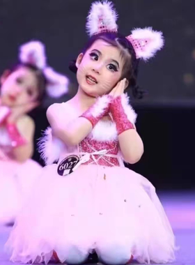 幼儿粉色无敌可爱蓬蓬裙子舞蹈