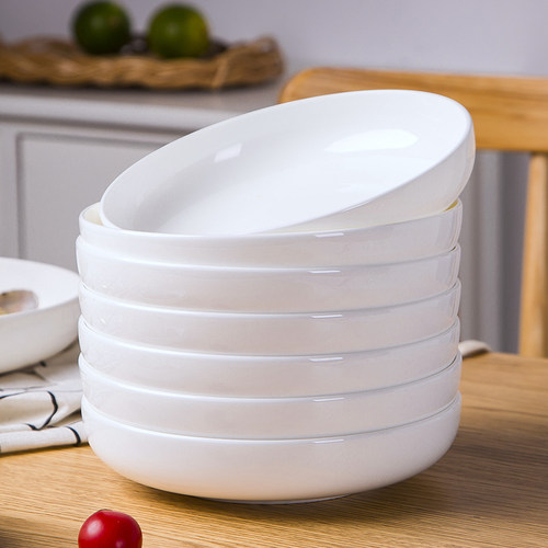 纯白色圆形陶瓷简约创意菜盘子