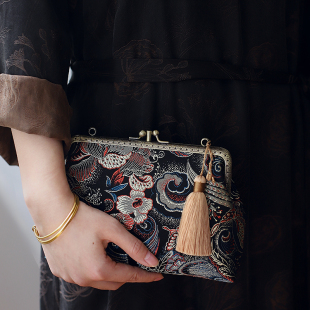 雅集原创中国风手工真丝织锦缎2026新款包包手拿链条单肩包女