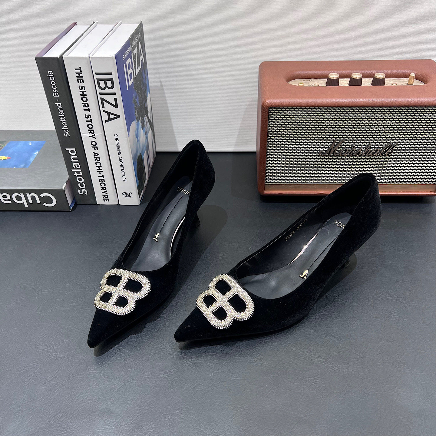 法式水钻仙女风小单鞋2026春秋新款高级感百搭细跟尖头浅口高跟鞋