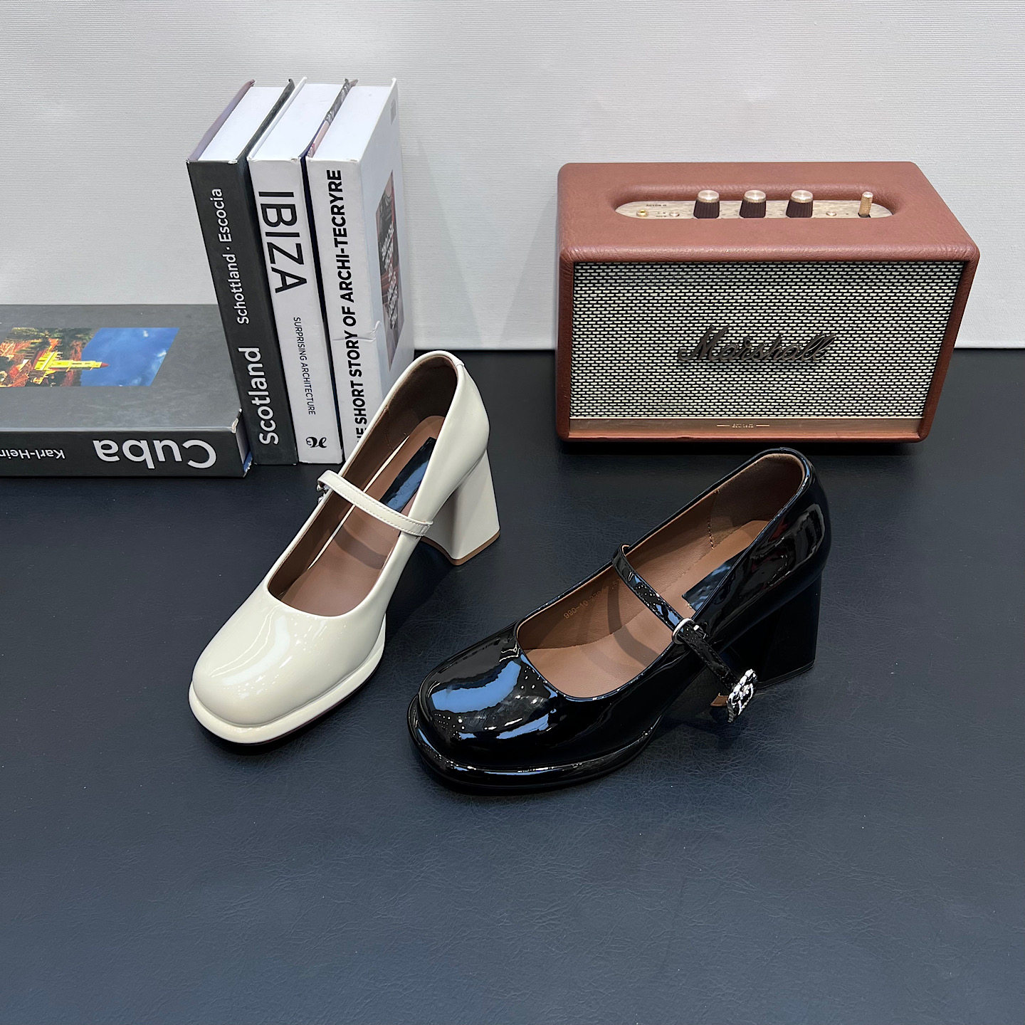 法式方头一字带高跟鞋女2026新款春季漆皮粗跟仙女百搭单鞋女鞋潮