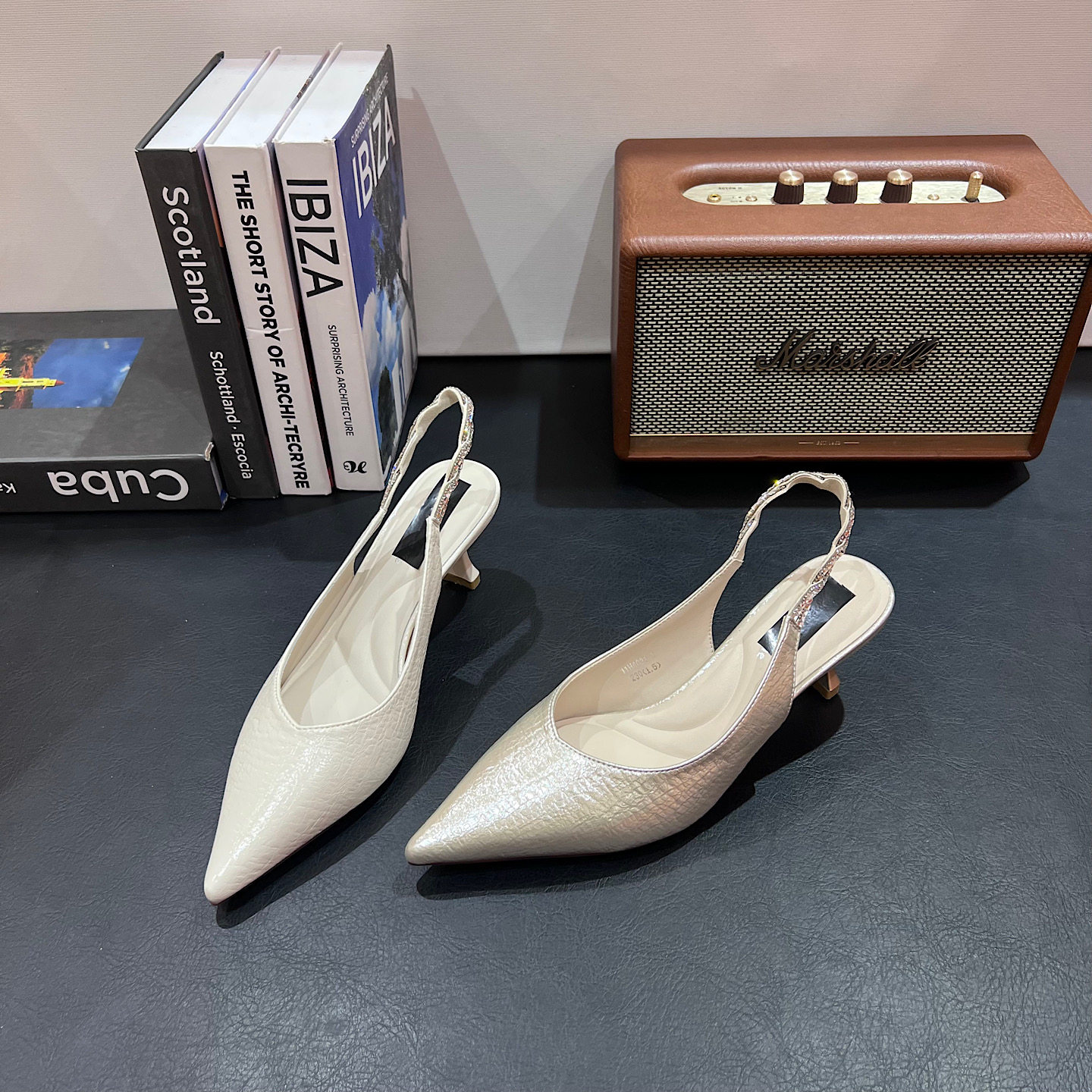 2026年夏季新款温柔风配裙子晚晚女鞋露跟高跟鞋尖头鞋猫跟凉鞋女