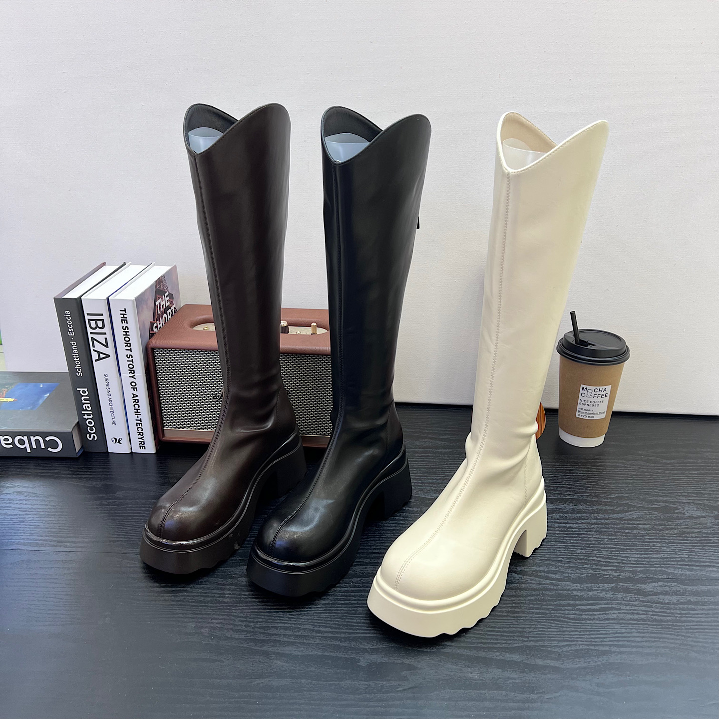 2025冬季新款加绒保暖长筒靴女马丁靴厚底增高后拉链显瘦长筒靴潮