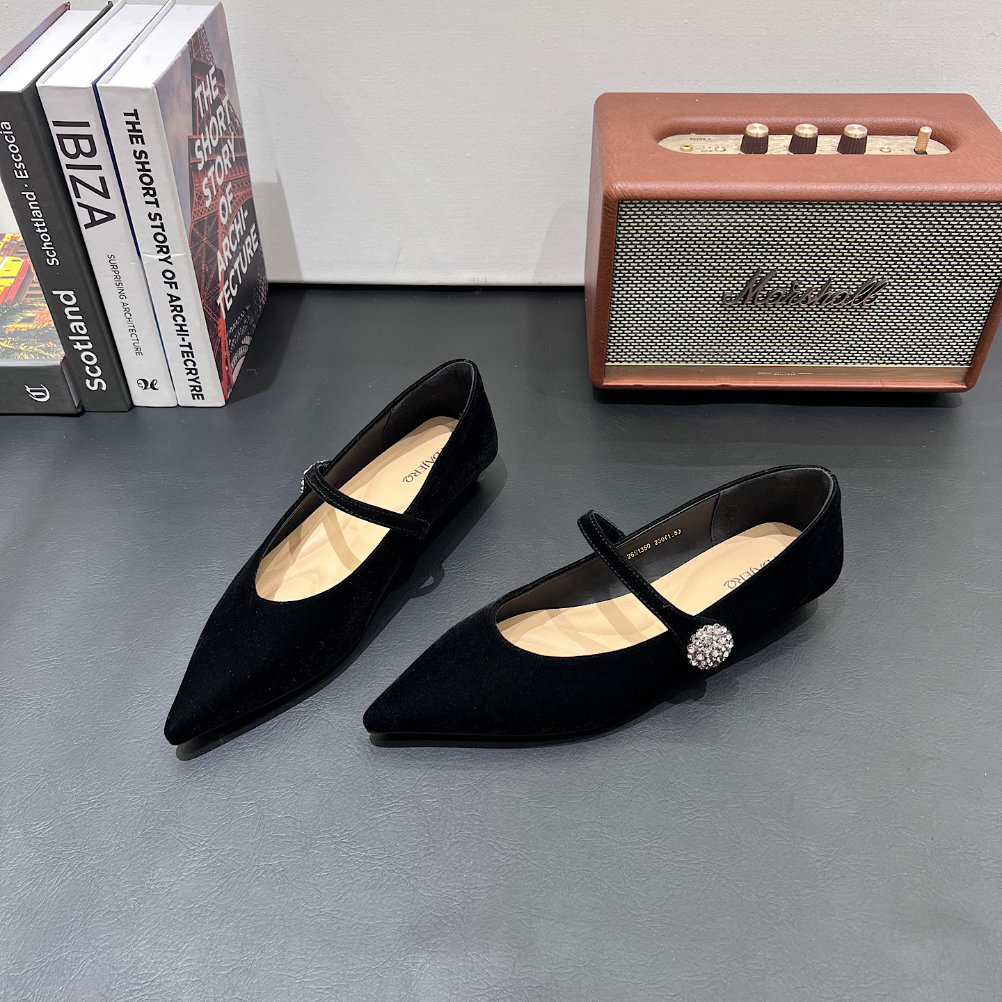 一代佳人法式尖头浅口单鞋女2026春季新款复古低跟工作鞋晚晚女鞋