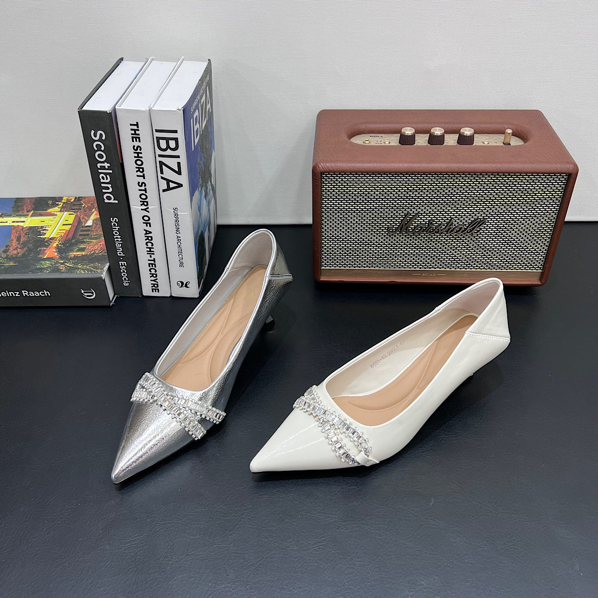 法式低跟玛丽珍鞋女2026春夏新款尖头细跟单鞋女百搭水钻高跟鞋潮