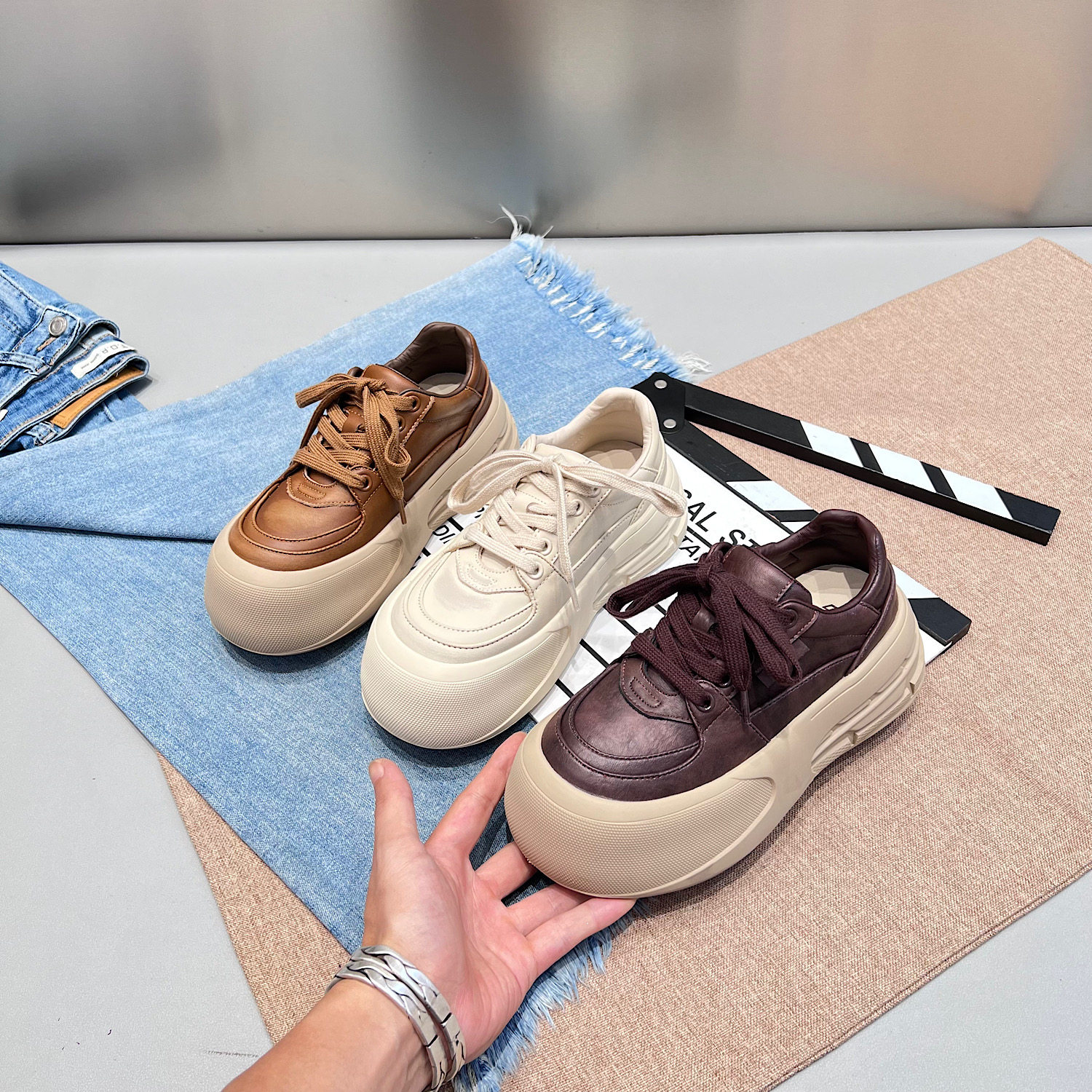 2025秋冬新款小众厚底小白鞋女圆头运动板鞋舒适百搭休闲面包鞋潮,女鞋,时尚休闲鞋,淘宝优惠券,粉丝福利购,淘宝优惠卷