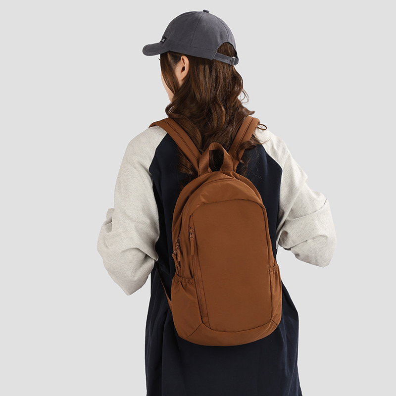 休闲简约风双肩背包女2026新款超轻便携多色学生书包大容量旅行包