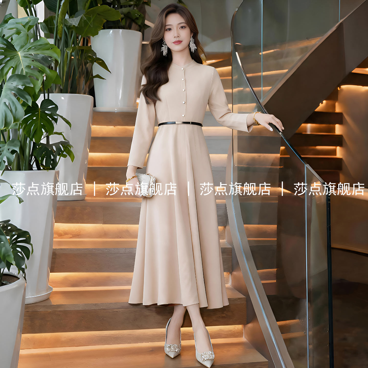 香槟色单排扣长袖连衣裙女秋季