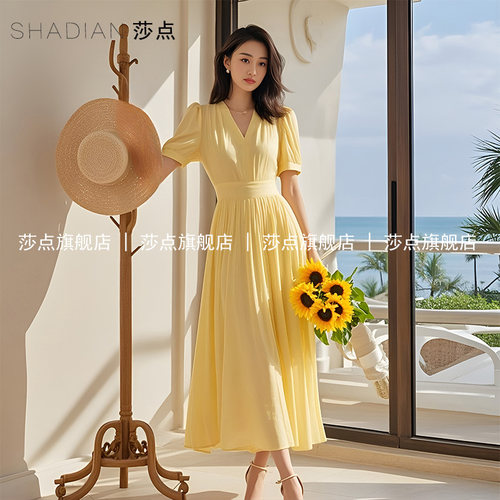 黄色V领薄纱连衣裙女夏度假风