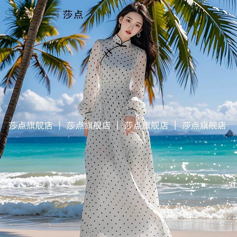 新中式波点连衣裙女2026新款年轻复古高级感绝美改良旗袍别致长裙