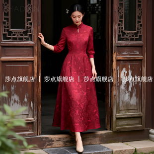 七分袖红色新中式碎花连衣裙女2026早春气质收腰宴会长裙高级感