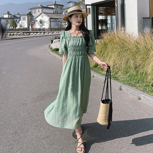 法式方领绿色泡泡袖连衣裙女夏季2025年新款温柔风别致显瘦长裙子图片