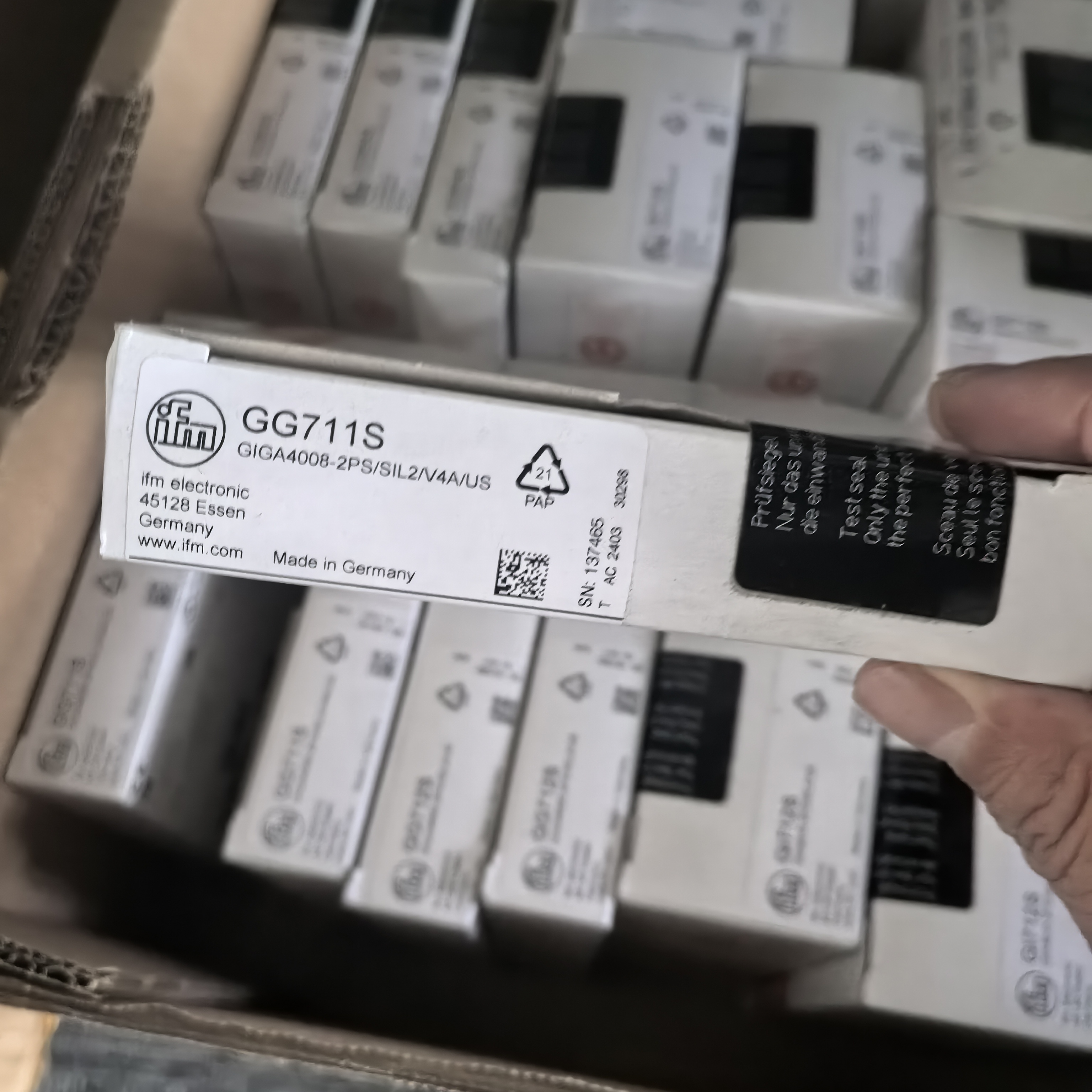 假一罚十 IFM IFS210 传感器