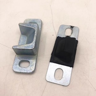 小松挖掘机PC200/220/240/360-7-8边门限位组合块 边门防撞胶配件