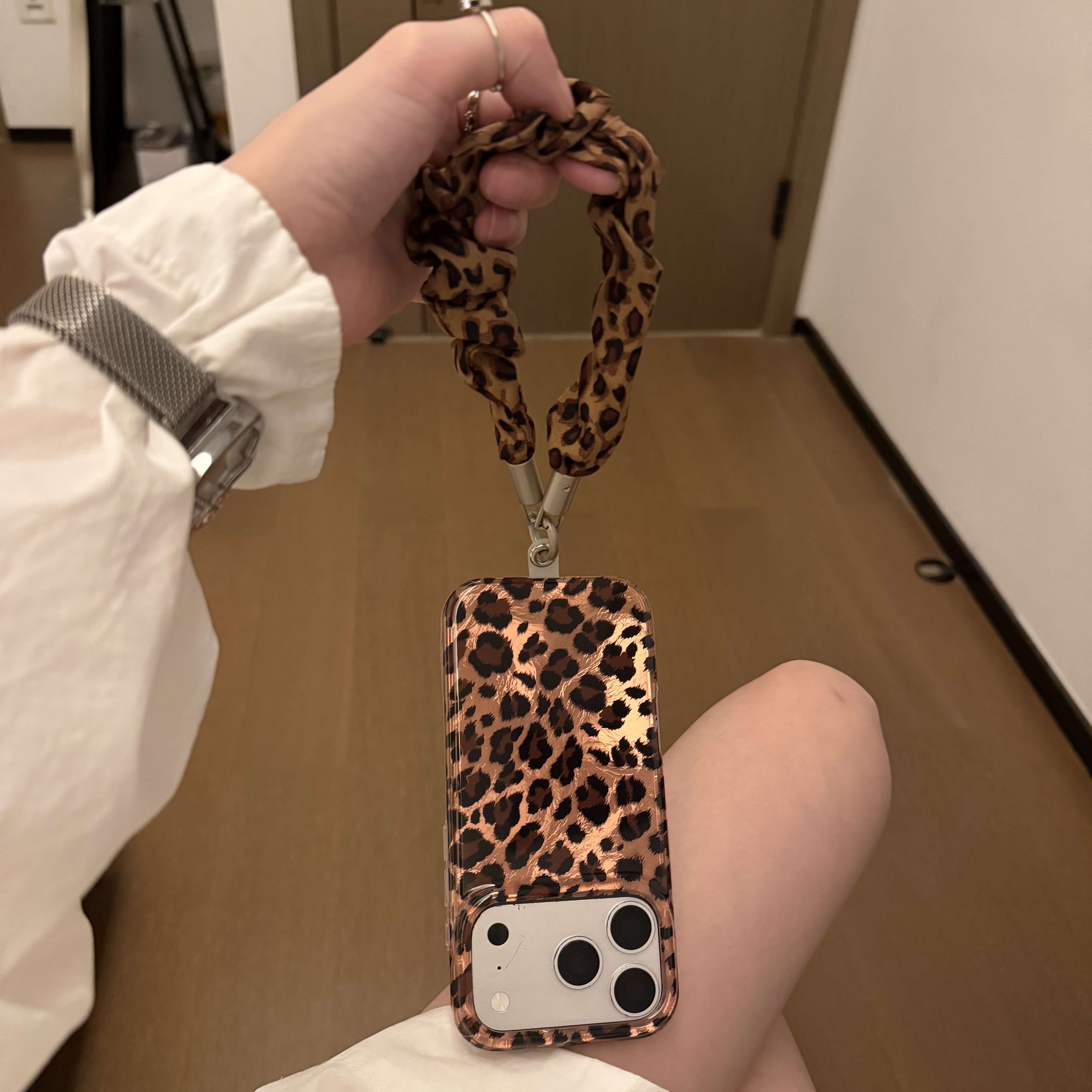 韩系ins气质棕豹纹简约同款缎带手提适用苹果15Promax手机壳16女16pro苹果17promax韩15苹果17Pro