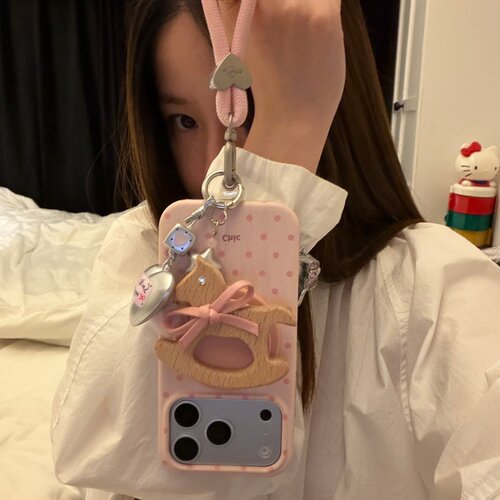 磁吸木马支架链条适用18romax手机壳16女16pro 17promax韩15女17Pro小众15Pro