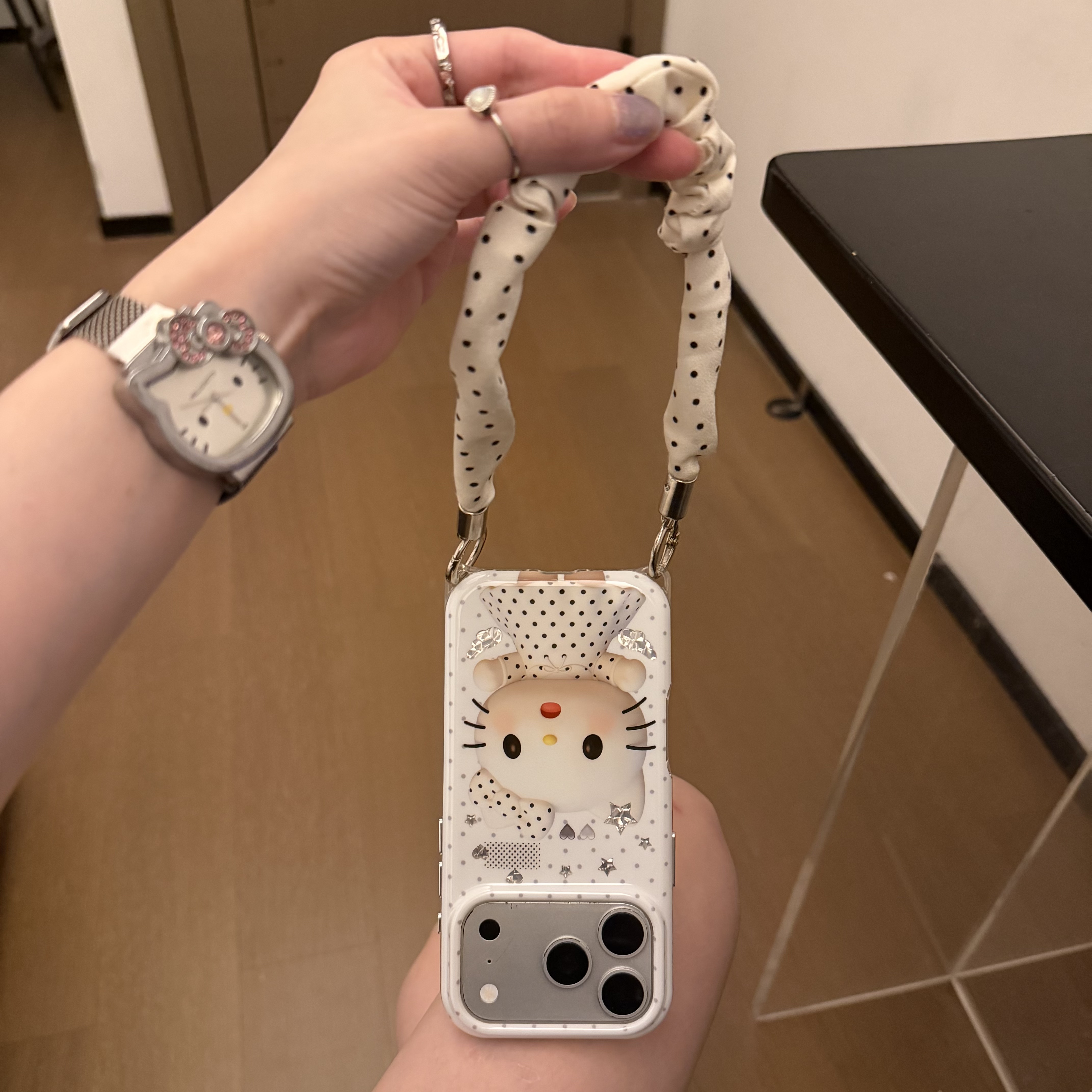 韩系ins纯白可爱猫咪气质波点布艺手提适用苹果15Promax手机壳16女16pro苹果17promax韩15苹果17Pro